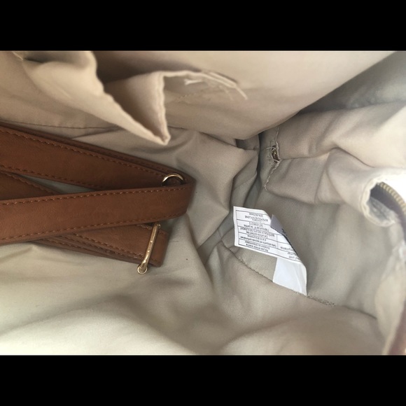 White and tan floral print handbag with gold stone - Picture 6 of 7